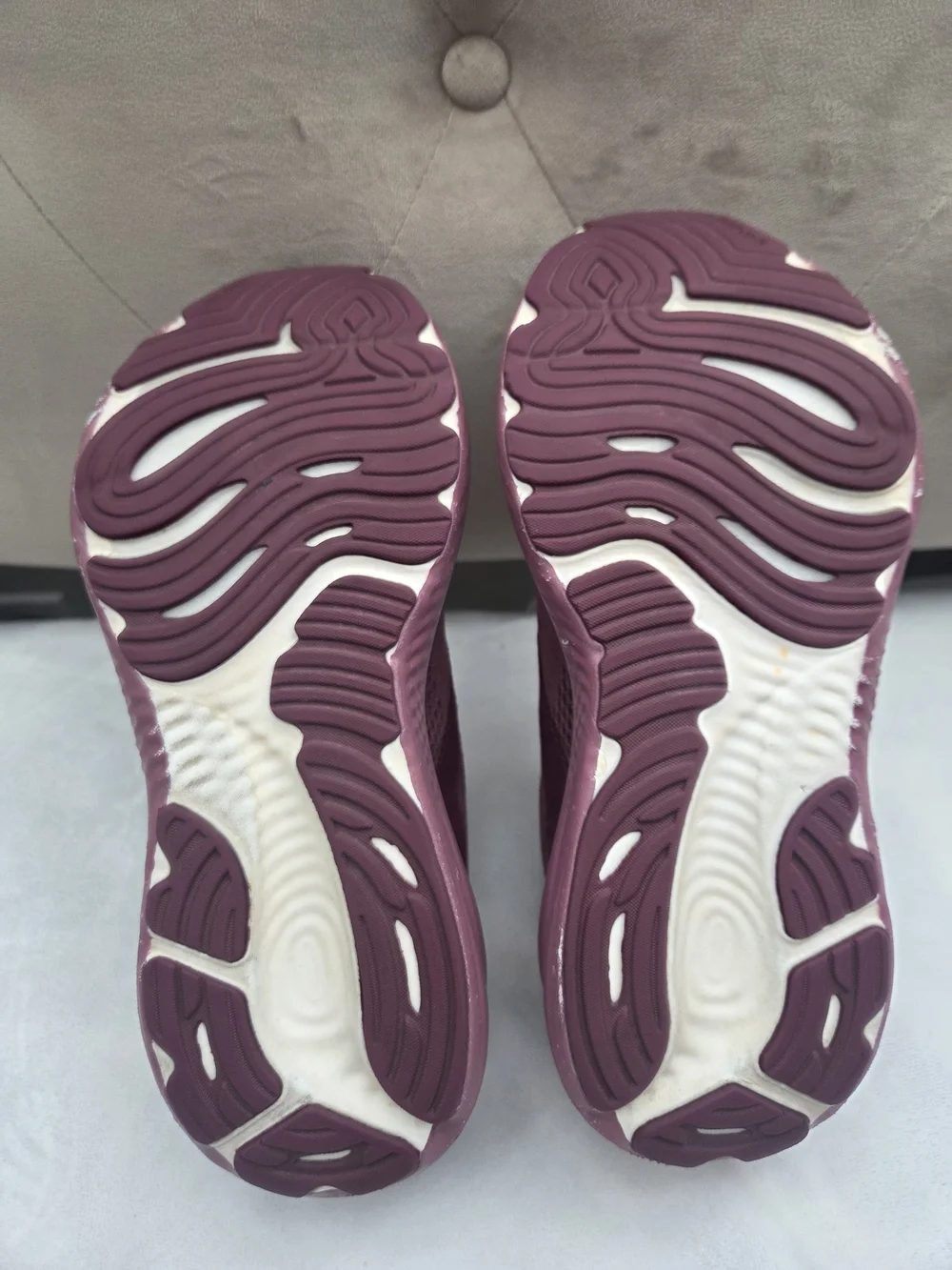 Brooks Glycerin 22 Women’s 10 Berry Burgundy Rose Running Shoes